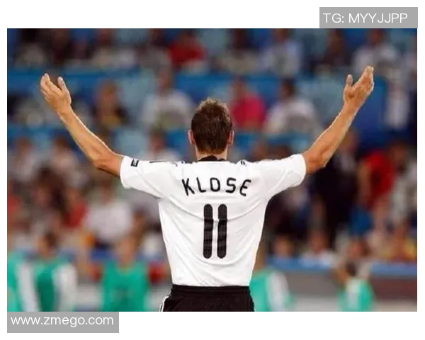 少年失去父亲却在绿茵场上崛起成为足球明星的励志故事